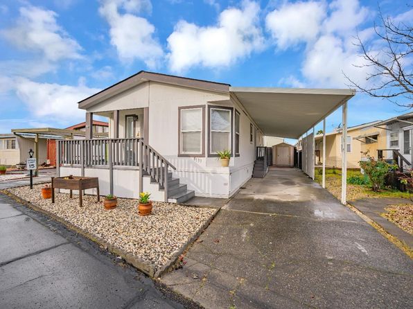 8133 C St, Windsor, CA 95492