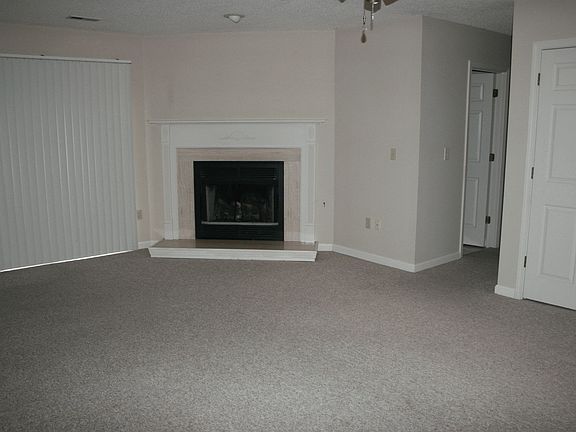 4th image of 542 Woodfield Ln