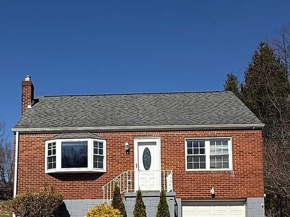 11021 Wren Dr, North Huntingdon, PA 15642