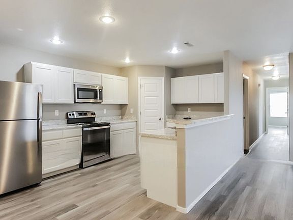 4th image of 245 N Broadway Dr #245