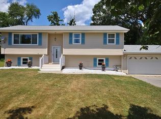 51 Loch Lomond Ln, Middletown, NY