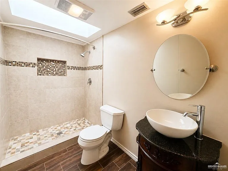 1711 Highland Park Ave — Photo 9
