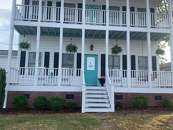 106 Water St, Swansboro, NC 28584