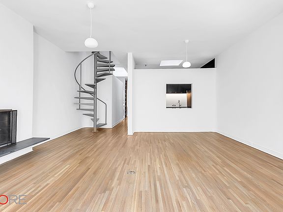 4th image of 335 W 87th St #Penthouse 5