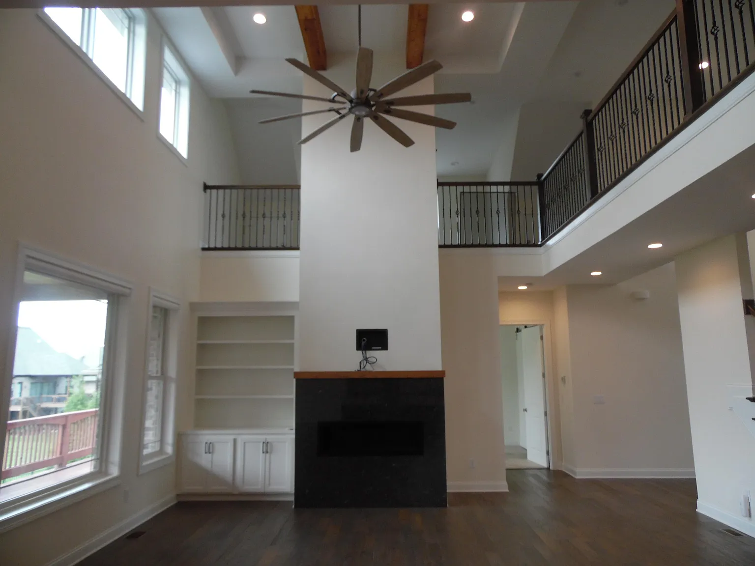 5 bed, 4.5 bath, 5780 sqft, $6,000 — Photo 4