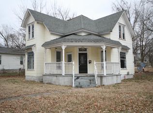 1300 N Clay Ave, Springfield, MO 65802