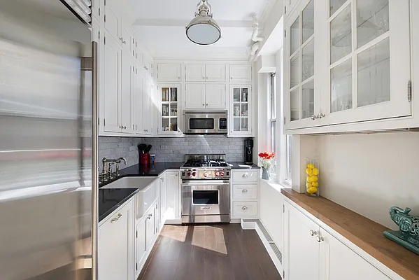 Sold by PHP Realty Services | media 19