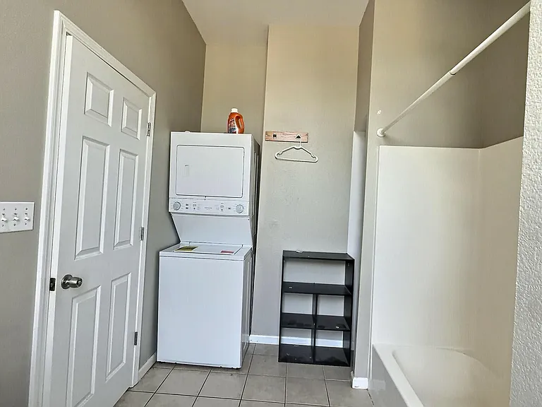 417 E Spring St #B — Photo 7