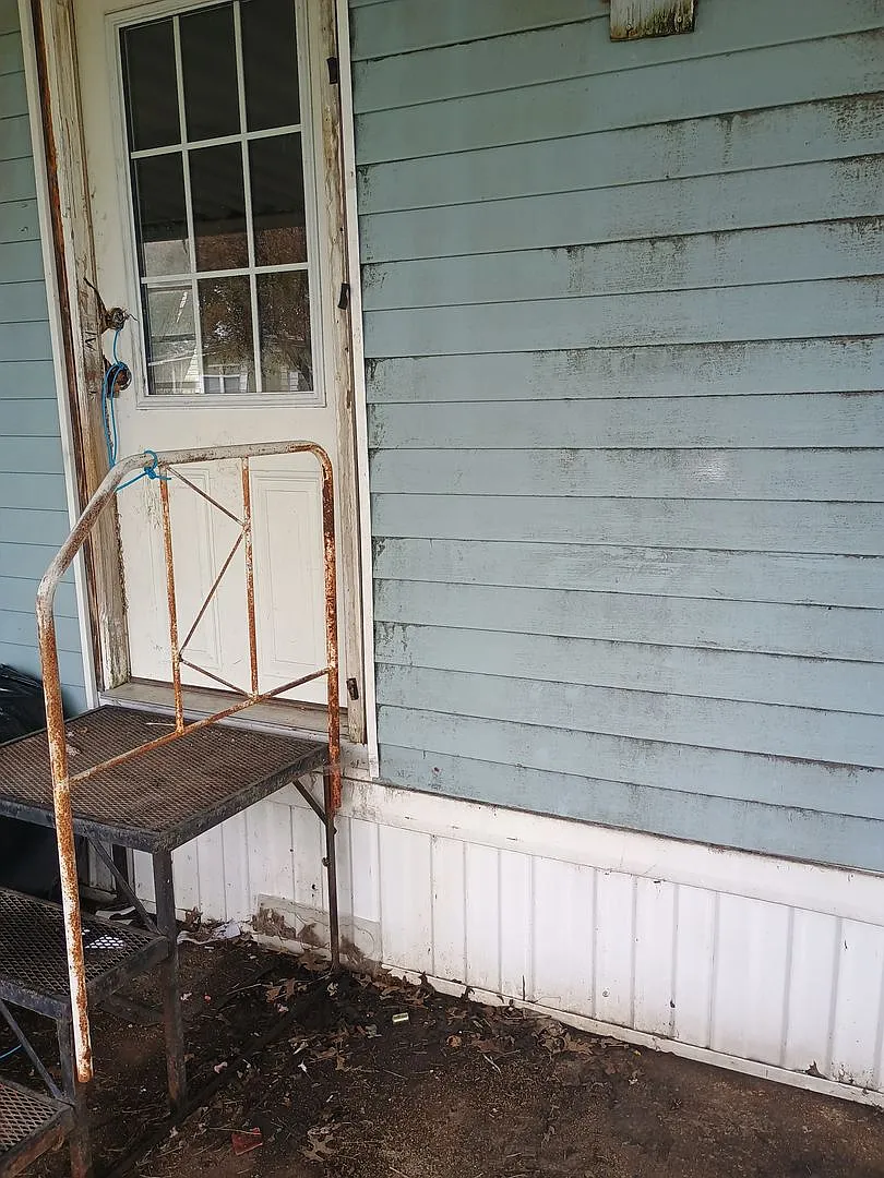 2-Bedroom Project Home Pre-Lease Repair Opportunity — Photo 4