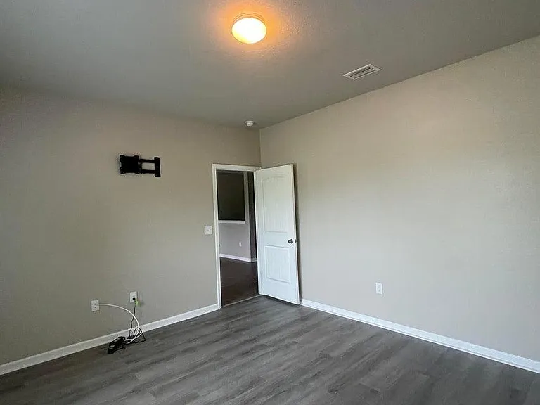 186 Cornelia St — Photo 22