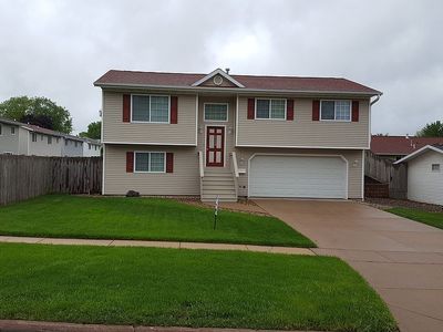 2135 1st Ave, Marion, IA, 52302