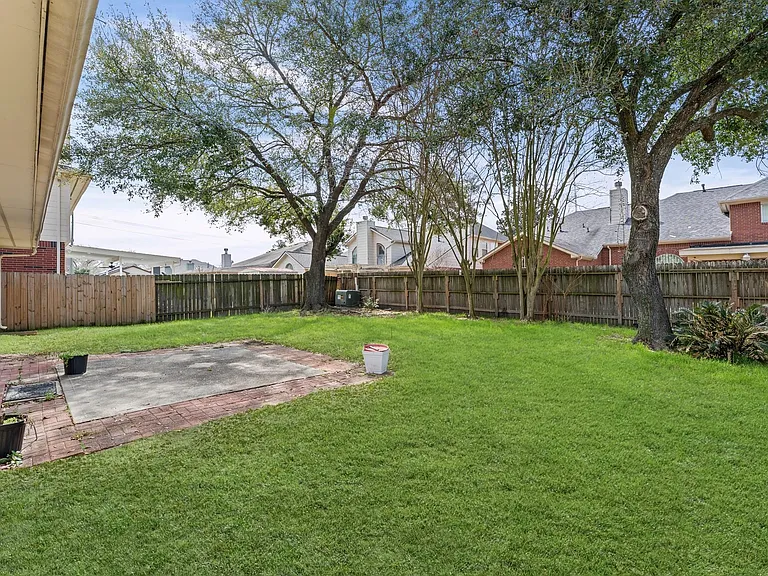 12211 Bringate Ct — Photo 17