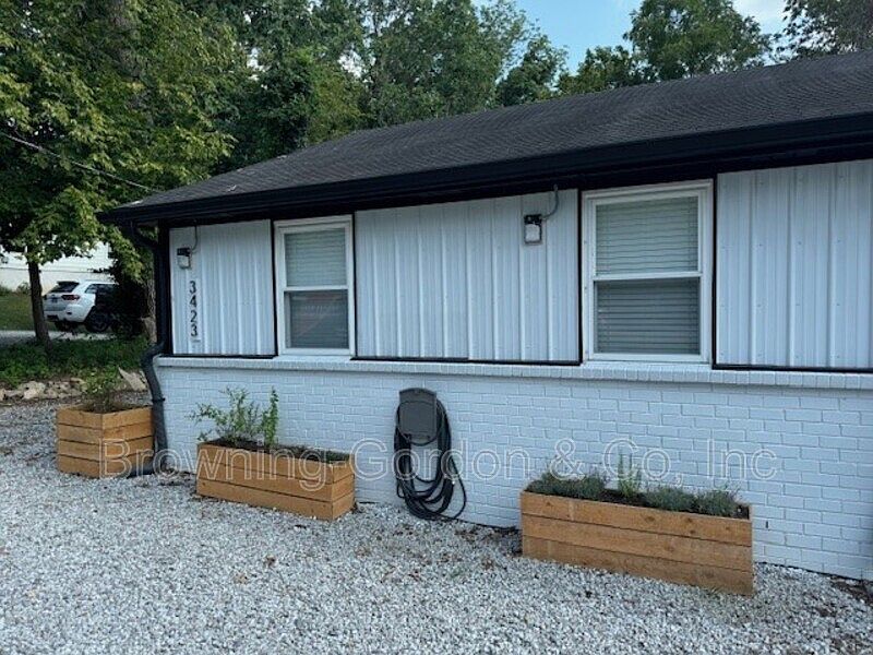 1st image of 3423 Elm Hill Pike