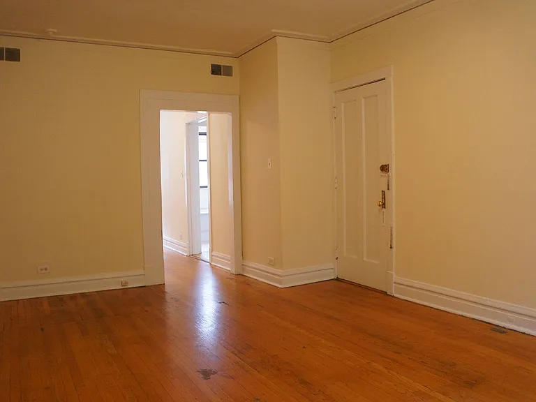 2516 N. Kedzie LP — Photo 20