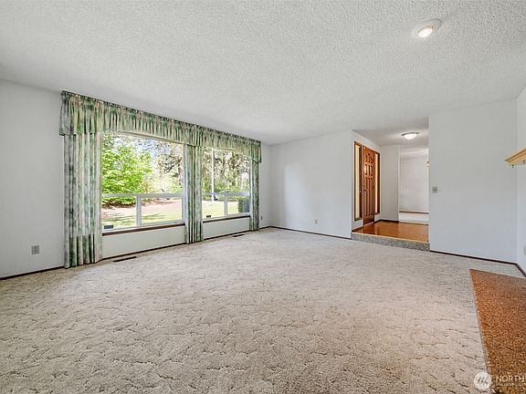 3rd image of 19008 31st Avenue E