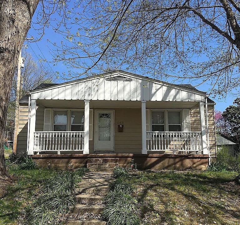 1st image of 646 Whitelaw Ave