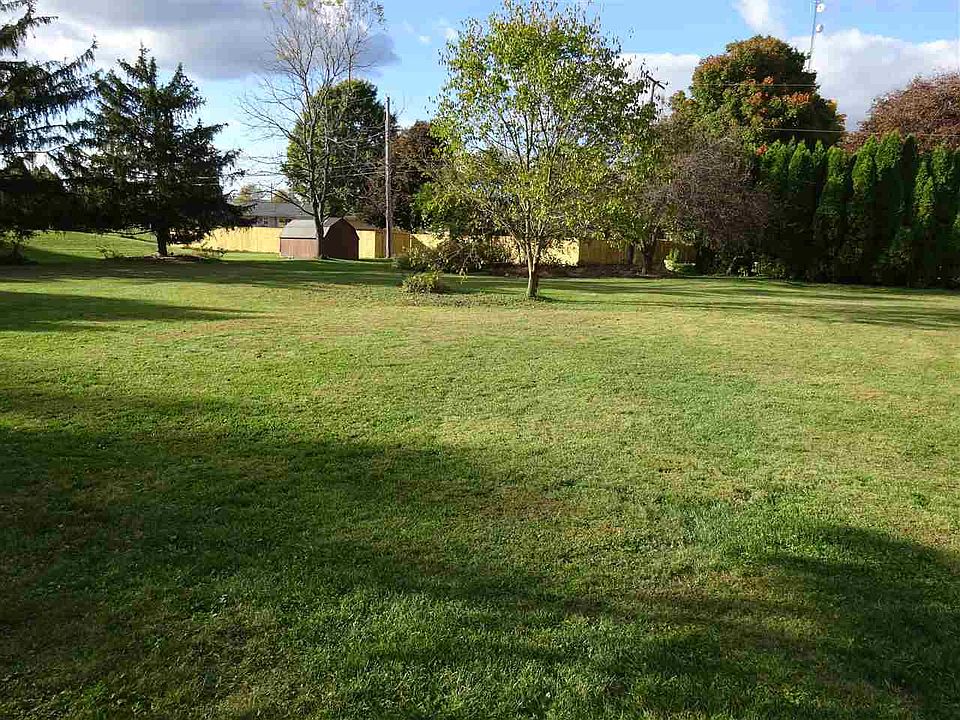 2nd image of 64408 Pleasant Plain Dr
