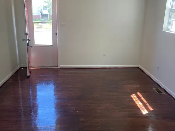 1405 Bethlehem Ln, Winston Salem, NC 27105