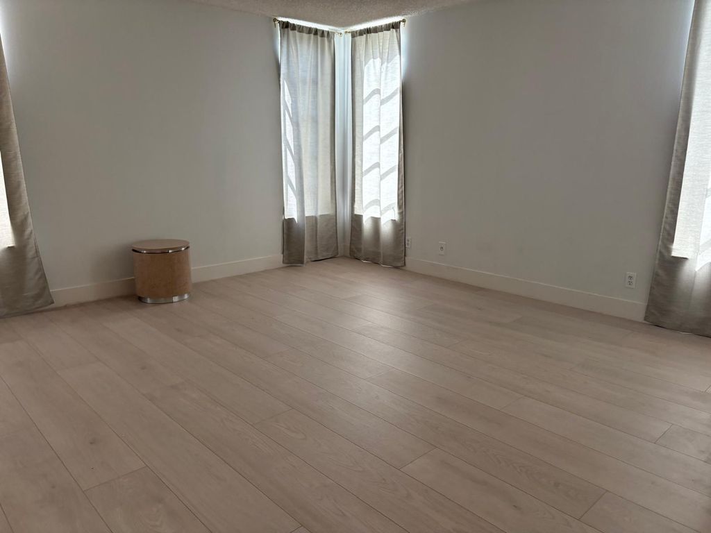 3970 Oaks Clubhouse Dr APT 310, photo 5