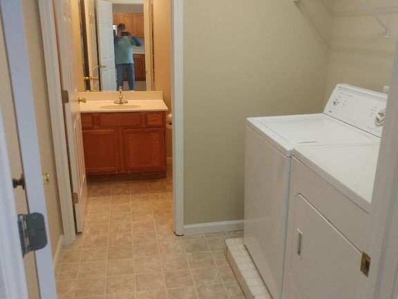 2nd image of 111 Glenstone Ct
