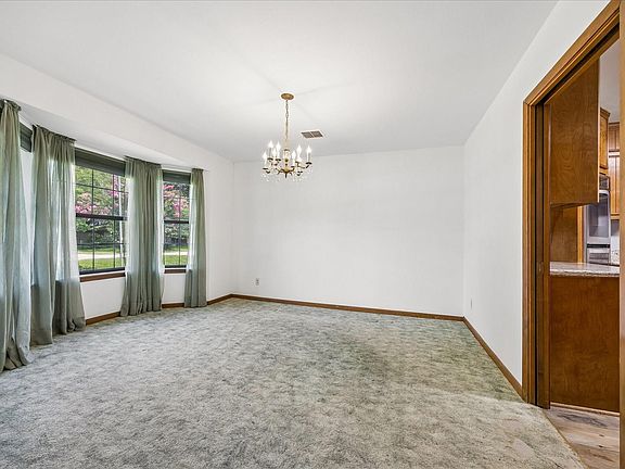 3rd image of 7605 Becky Ln