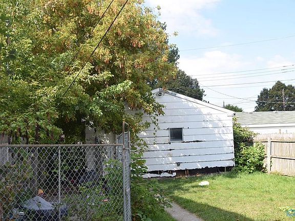 4th image of 351 E Streicher St