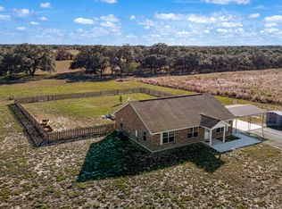 118 Stallion Trl, Natalia, TX 78059