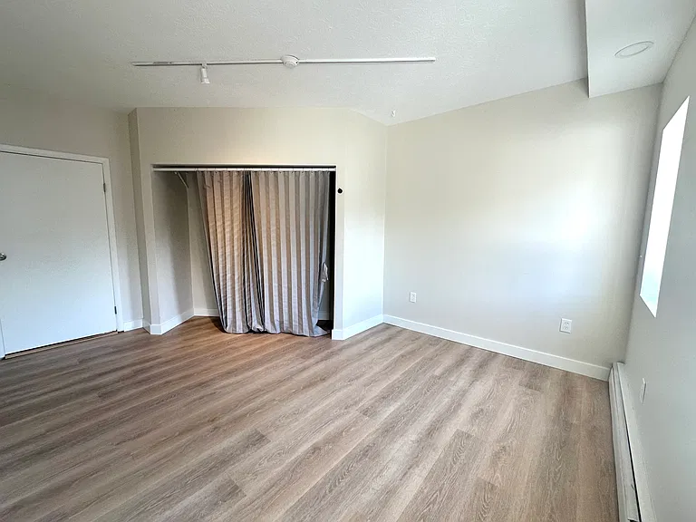 424-426 Broadway #D — Photo 13