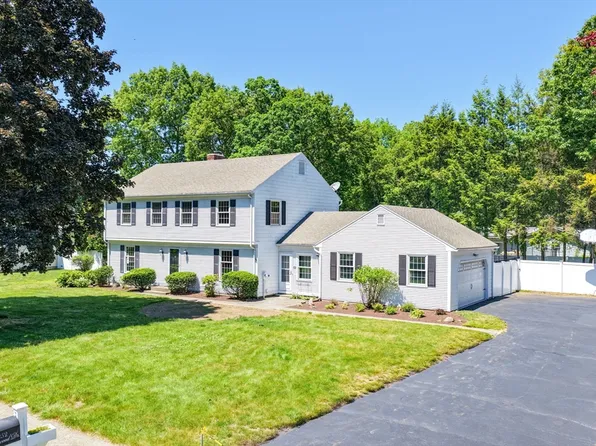 252 Pinewood Dr, Longmeadow, MA 01106