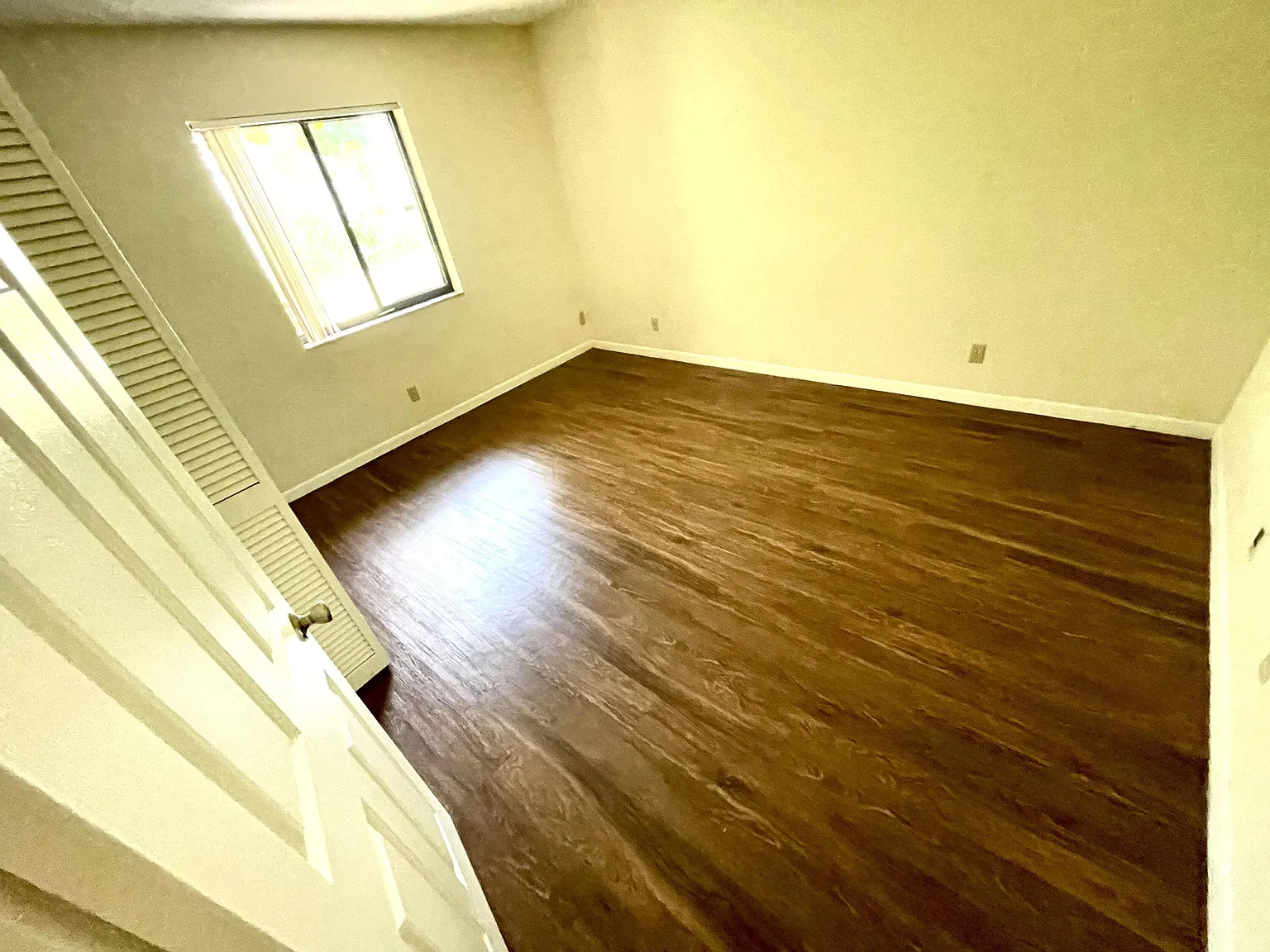 2 bed, 2.0 bath, 960 sqft, $2,000 — Photo 2