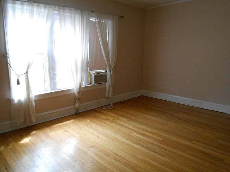 1st image of 636 W Arlington Pl APT 41