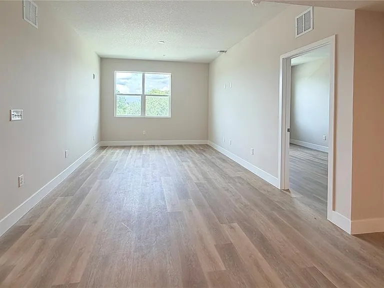 4424 S Texas Ave #1-302 — Photo 8