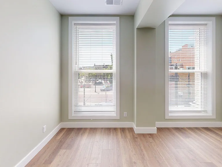 112 N Merchant St #201 — Photo 6