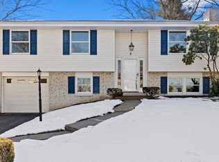 2 Conway Dr, Mechanicsburg, PA 17055