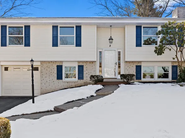 2 Conway Dr, Mechanicsburg, PA 17055