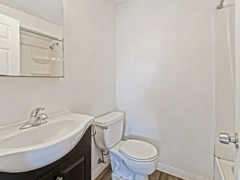 4541 W 172nd St #2 — Photo 15