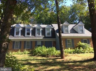 1 Halifax Ct, Sterling, VA 20165