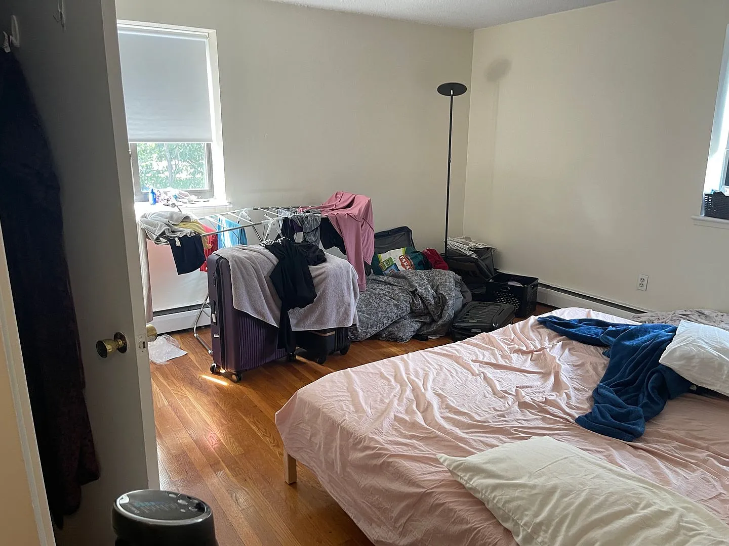 1-bed w/ Heat & Parking - Mt. Auburn (Watertown-Cambridge line) — Photo 3