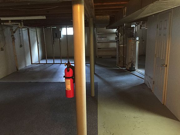 2nd image of 7800 Columbine Dr