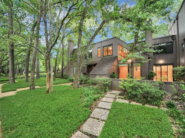 153 Litchfield Ln, Houston, TX 77024