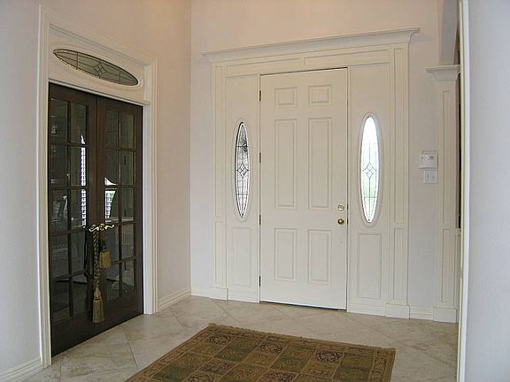 3rd image of 802 Kleberg Ct