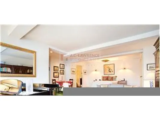Sold by Aclawrence | media 15