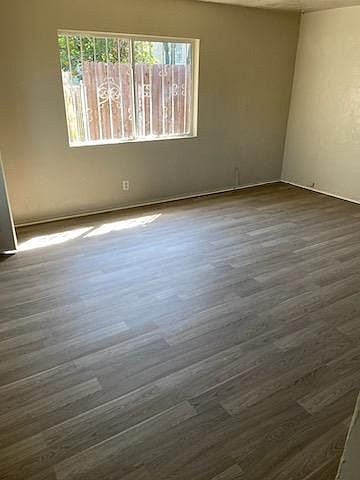 1st image of 467 N Valeria St