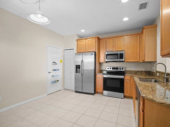 4th image of 3179 Antica St