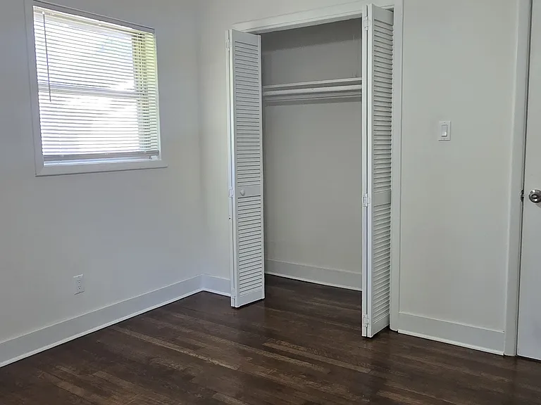 1437 Vesta Ave #2 — Photo 12