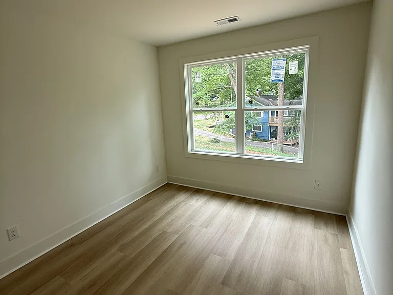 807 E Harrison Ave — Photo 3