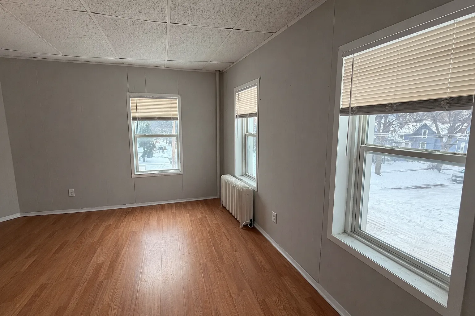 1 bed, 900 sqft, $1,200 — Photo 2