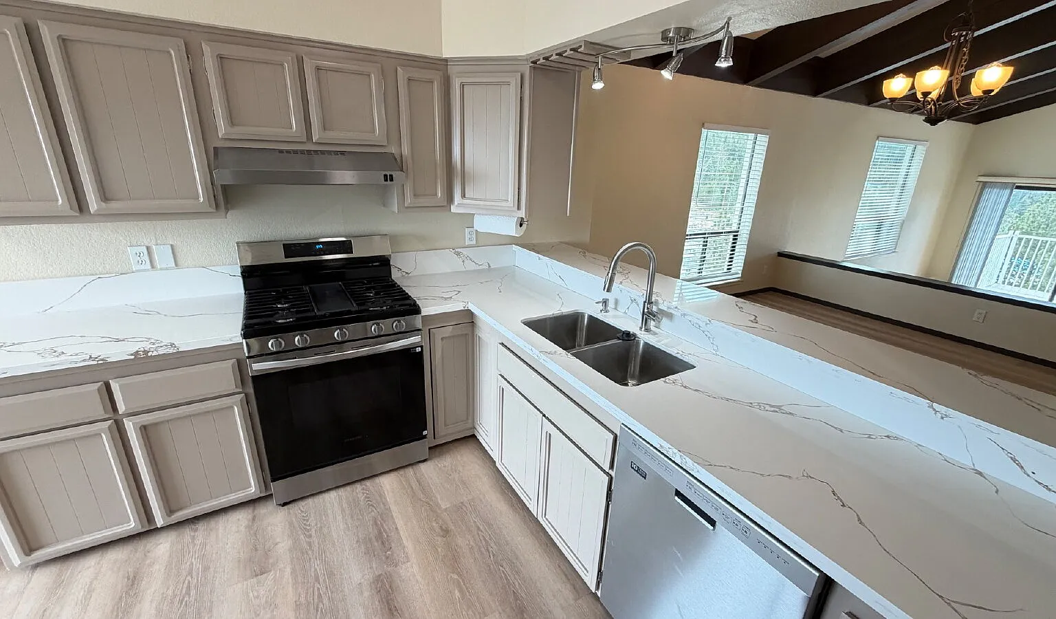 3 bed, 3.0 bath, $3,000 — Photo 1