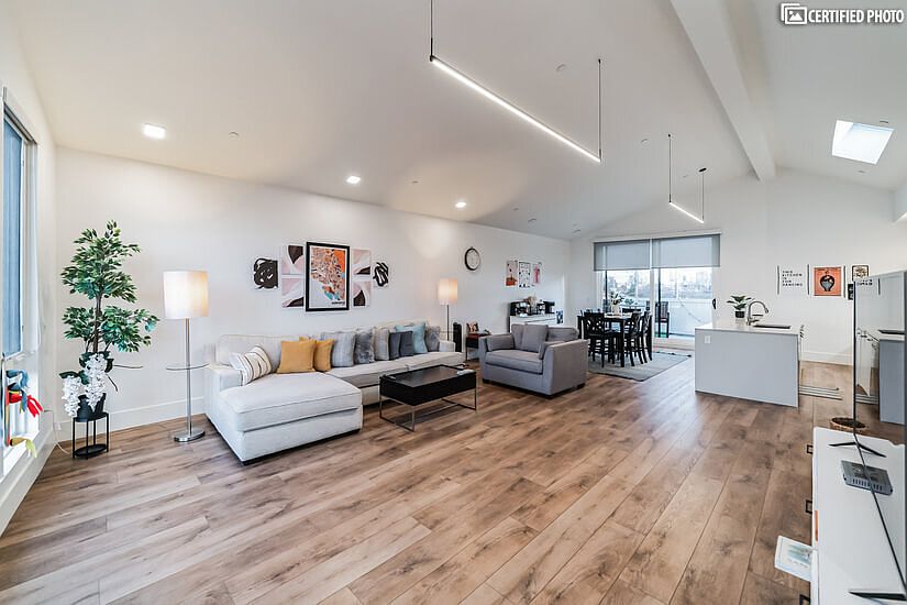 Furnished Duplex in Oakland