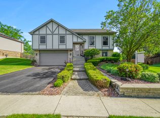 7511 W Haystack Dr, Frankfort, IL 60423